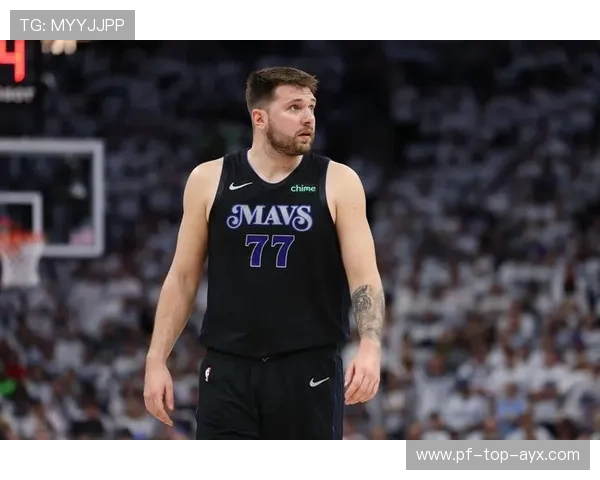 东契奇无解三分射落,独行侠领先拉大 东契奇无解三分射落,独行侠领先拉大