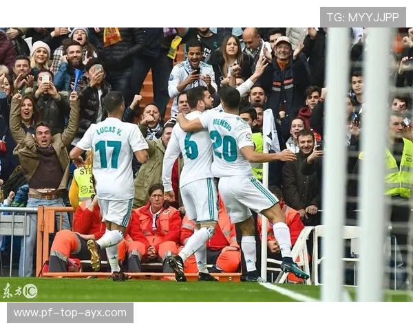 手球边锋跳投得分：激情与技巧的完美结合